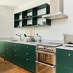 The Hampstead Heath Escape - Trendy 1Bdr Flat With Balcony